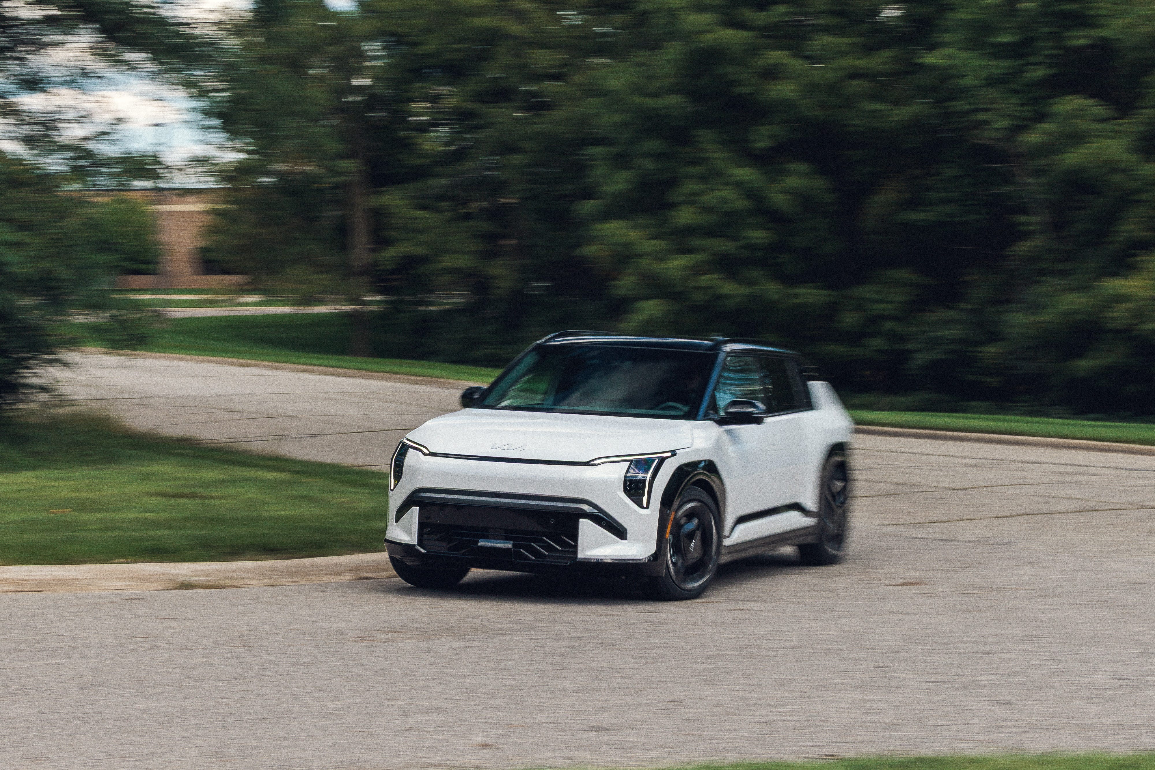 2027款起亚EV3 GT-Line实拍解析:紧凑电动SUV性能之选