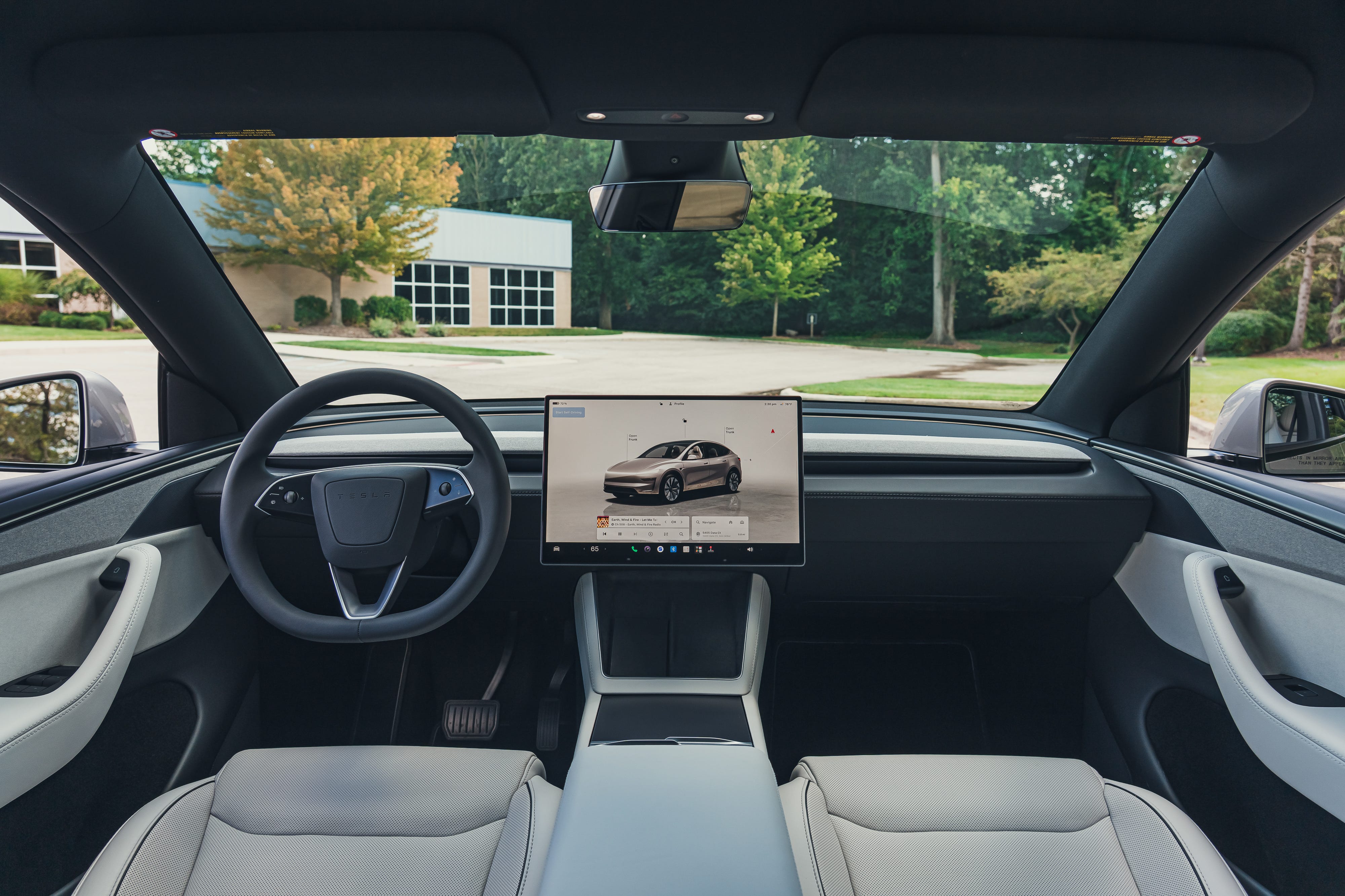 特斯拉Model Y L内饰深度解析：极简再进化