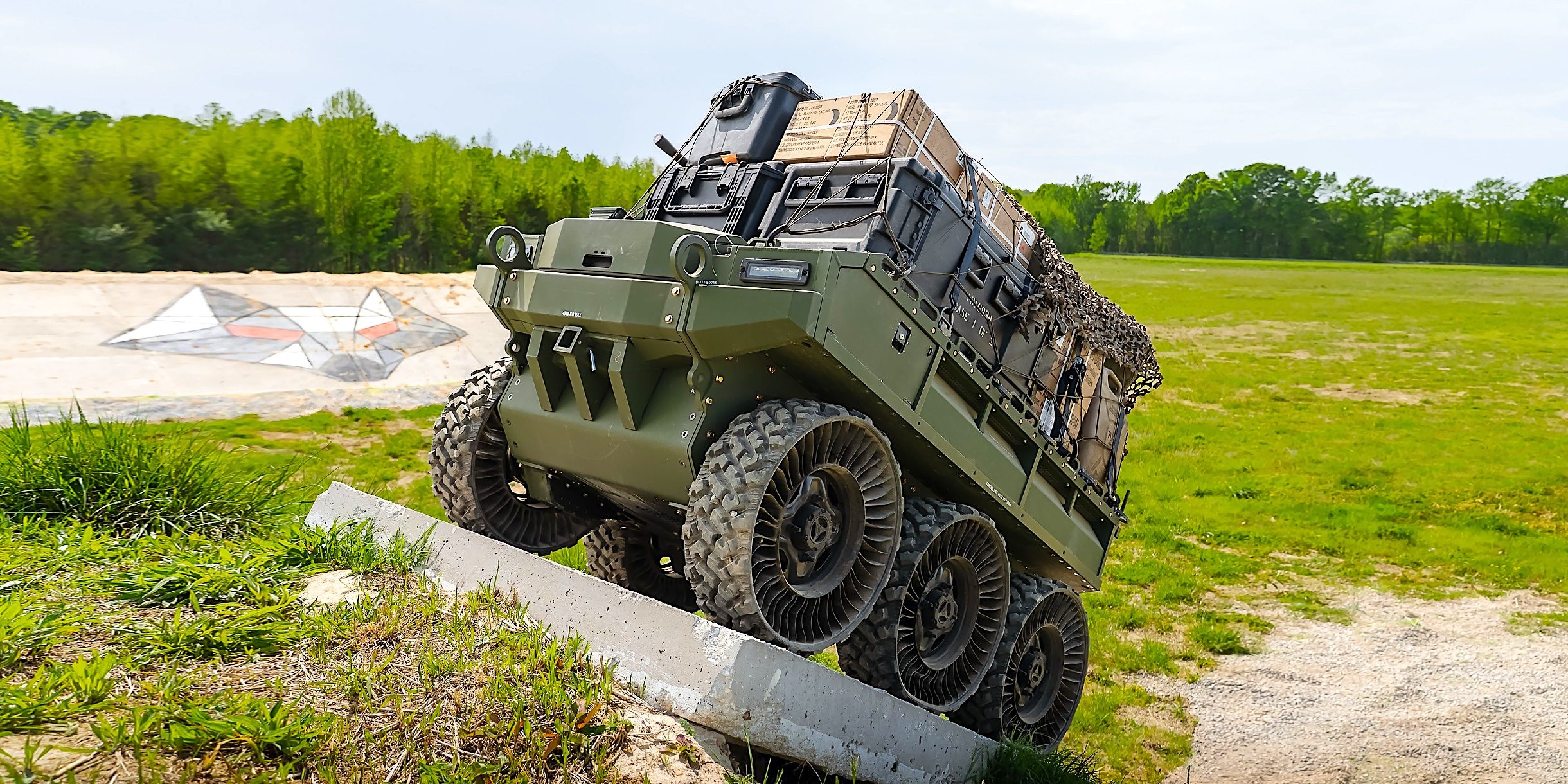 美军测试电动6×6无人战车,军用EV技术加速