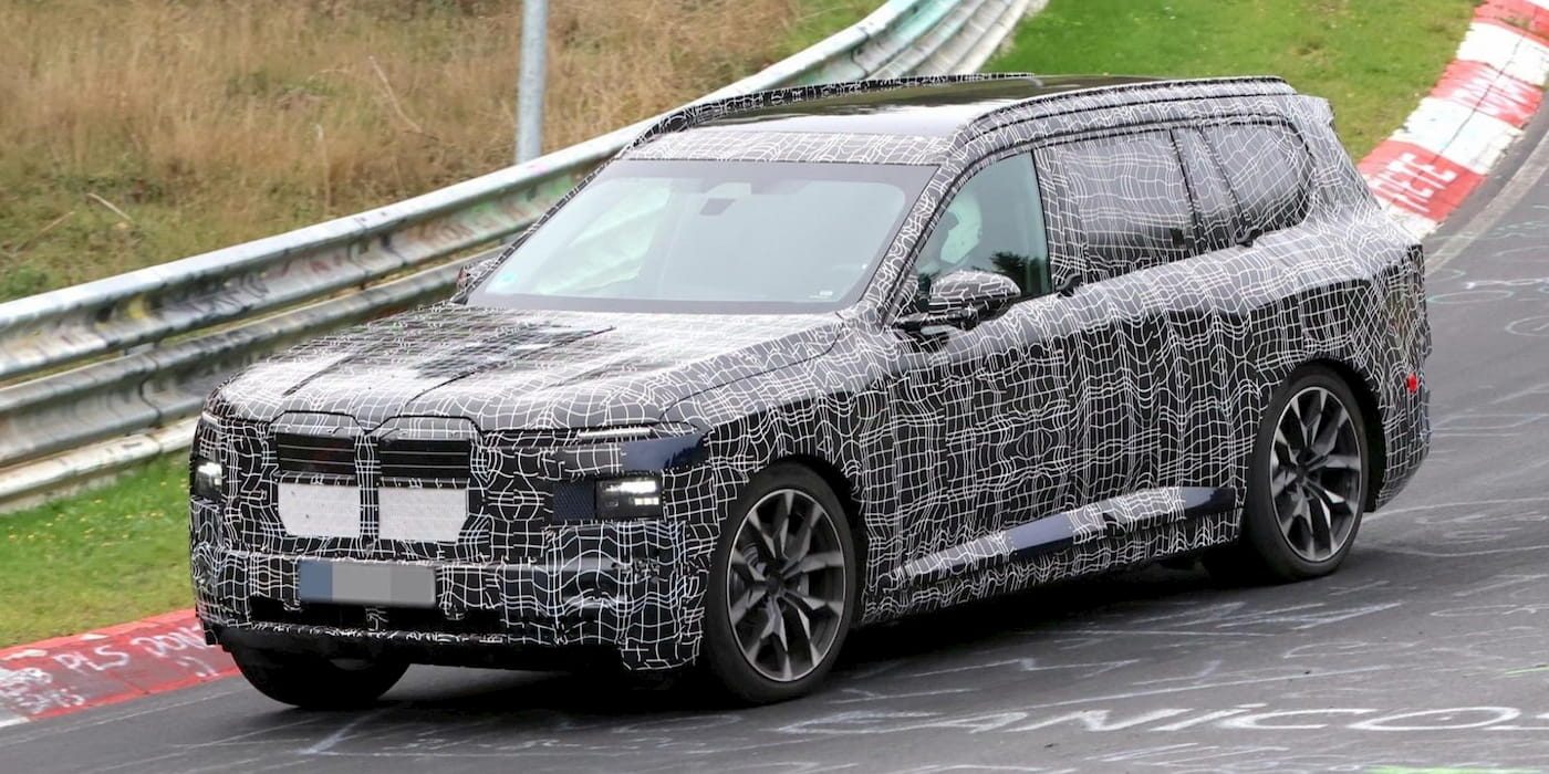 宝马首款三排纯电SUV iX7路测曝光,或2027年上市