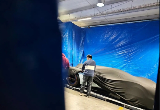 小米汽车神秘超跑现身巴塞罗那 或为MWC2026预热