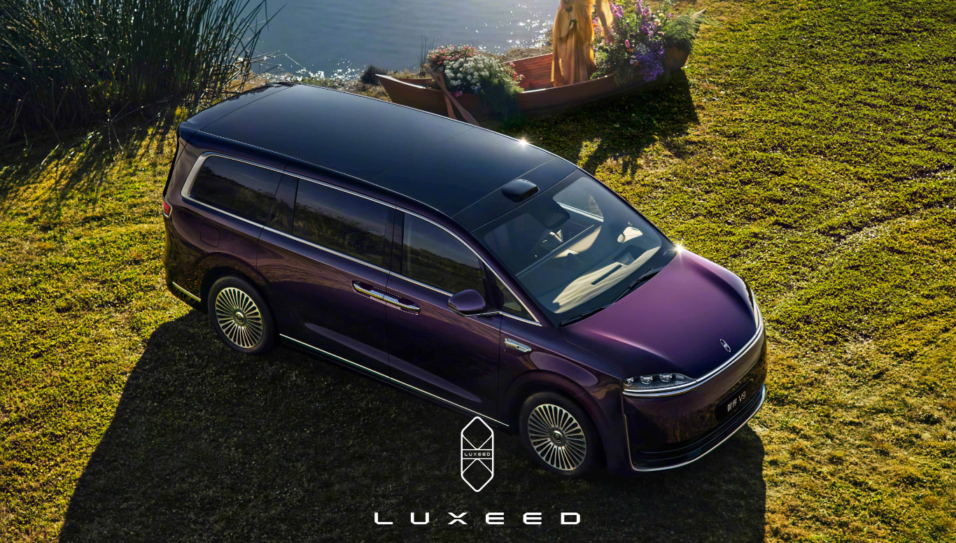 鸿蒙智行首款旗舰MPV—智界V9亮相，华为全栈技术对标腾势D9