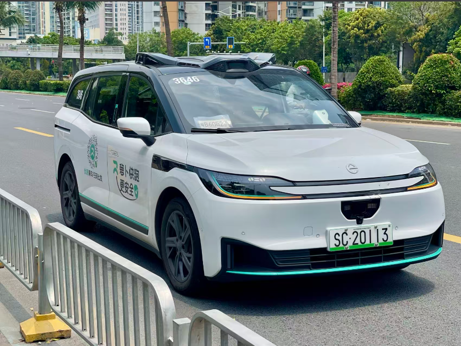 Robotaxi标杆停摆4个月后低调重启:萝卜快跑在武汉郊区恢复接单