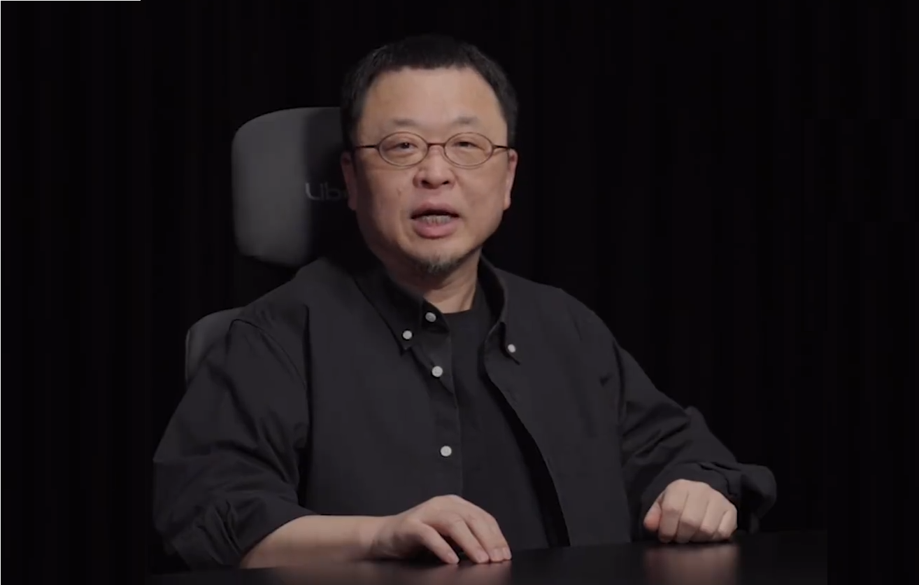 捐款被嘲蹭流量引对线！罗永浩与车评人舆论大战或将波及车企