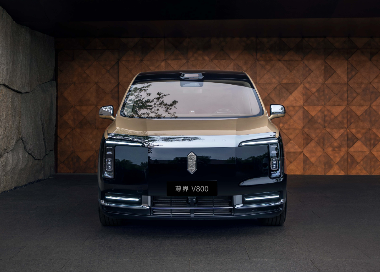 尊界V800公布踏板第三方检测3000N完好,但连续重刹踩断疑云仍待解